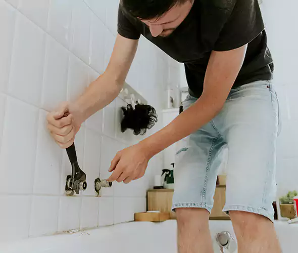 Affordable Bathtub Faucet Replacement in Floral Park: Choose Experienced Local Technicians